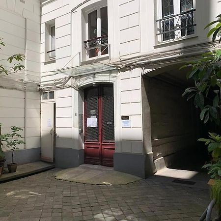 Appartement Haussmanannien Cosy - Republique Париж Екстериор снимка