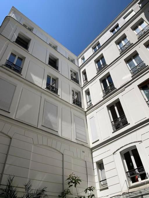 Appartement Haussmanannien Cosy - Republique Париж Екстериор снимка