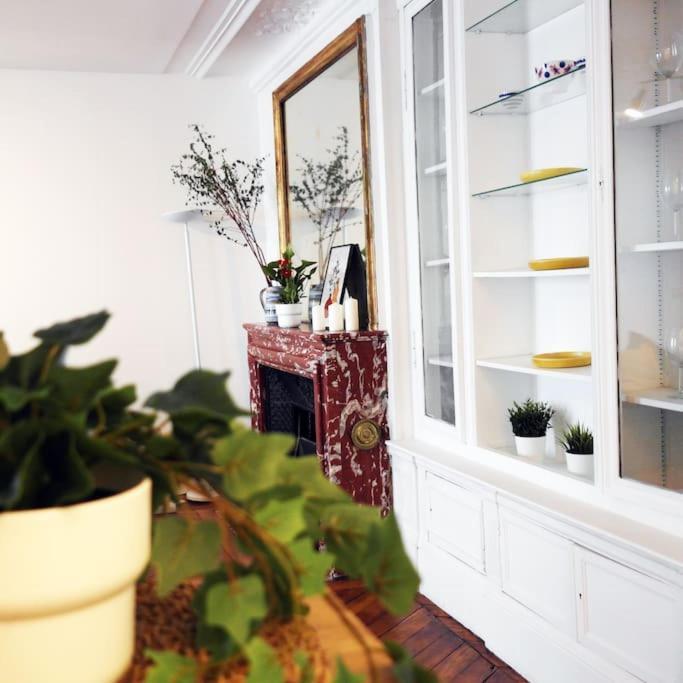 Appartement Haussmanannien Cosy - Republique Париж Екстериор снимка